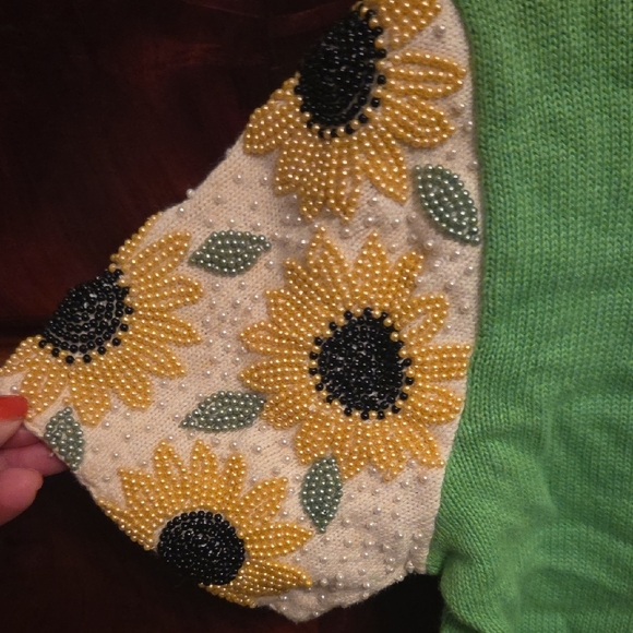 Michael Simon Woman's Small Green Sweater with Sunflower Sleeves - Picture 3 of 7